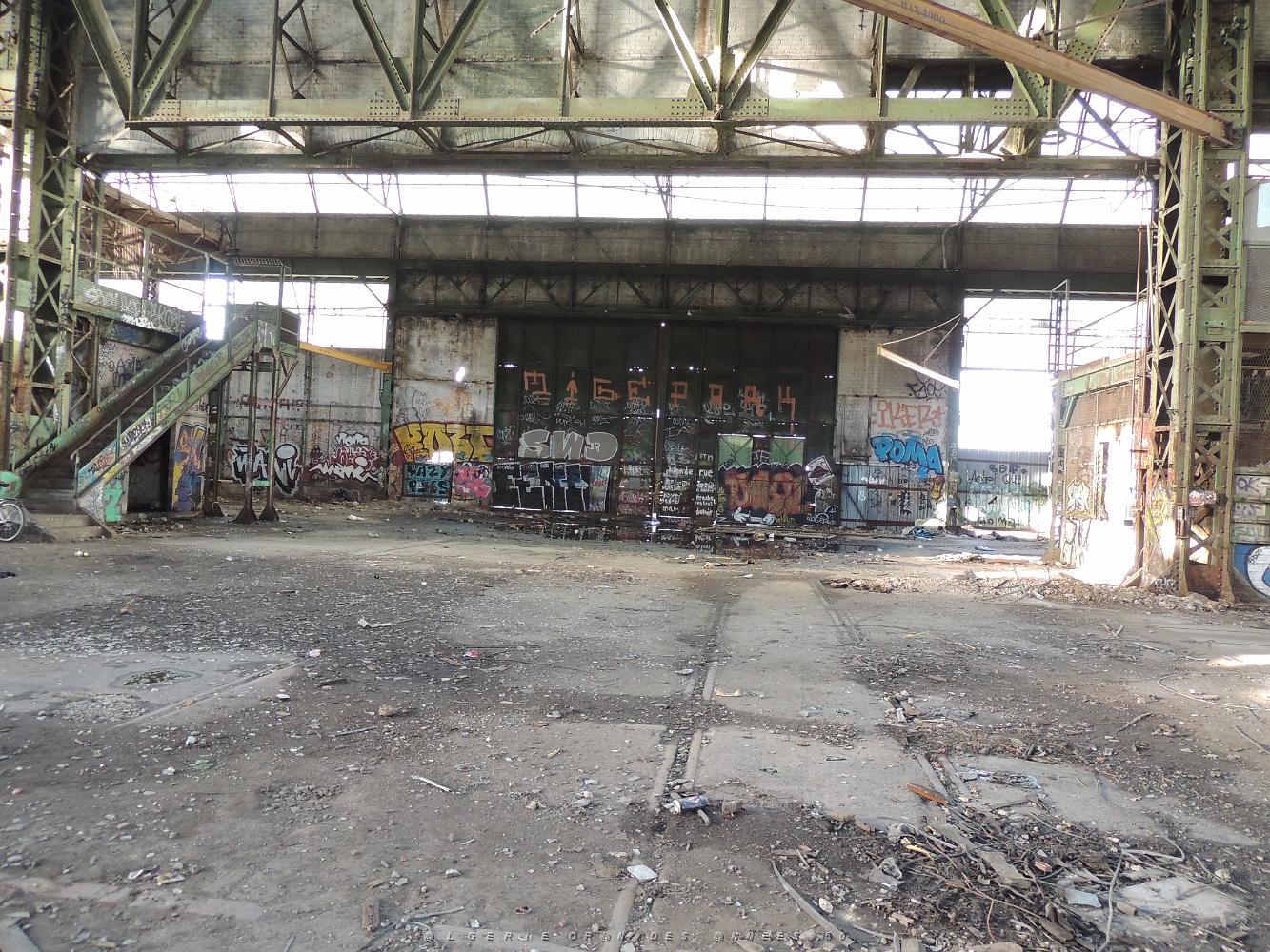 28  Ancien Batiment En Ruine  CNIM.JPG -           